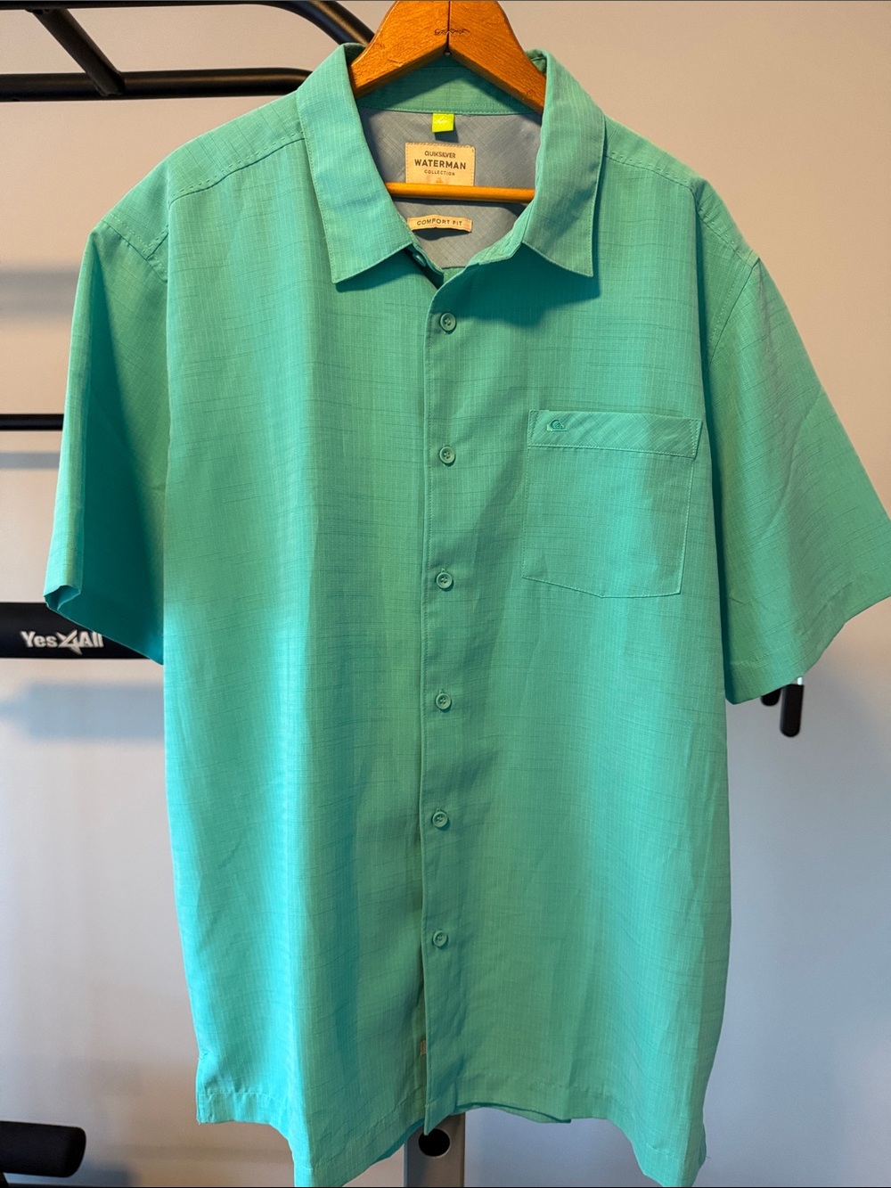 Quicksilver waterman Men’s Short Sleeve Button-Up Shirt - Aqua